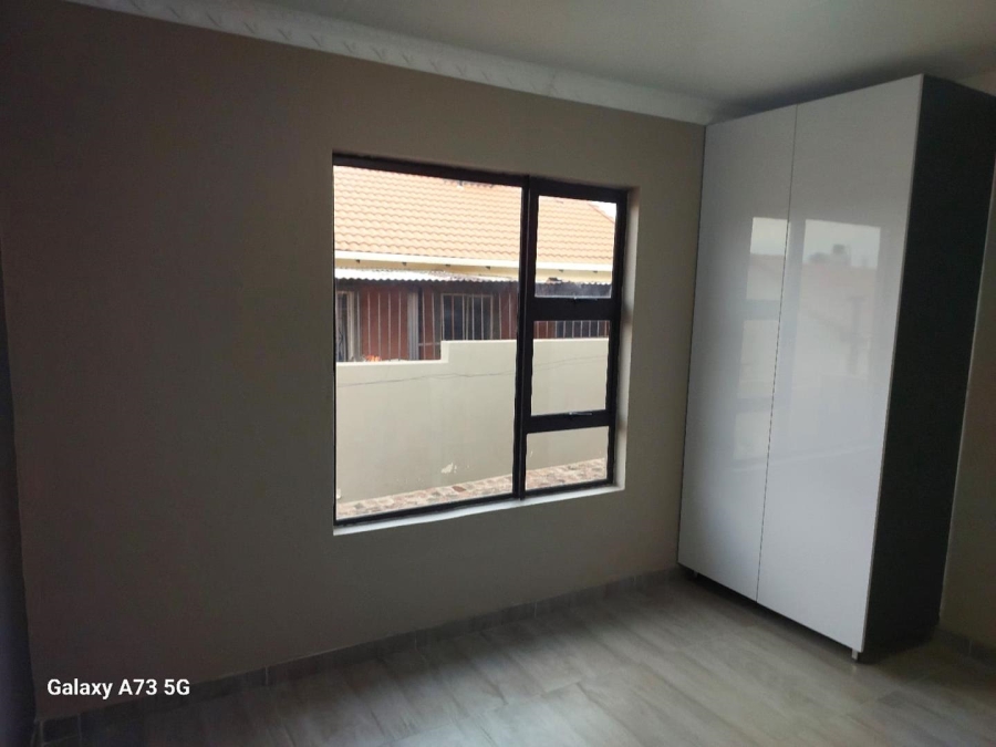 To Let 3 Bedroom Property for Rent in Olievenhoutbosch A H Gauteng