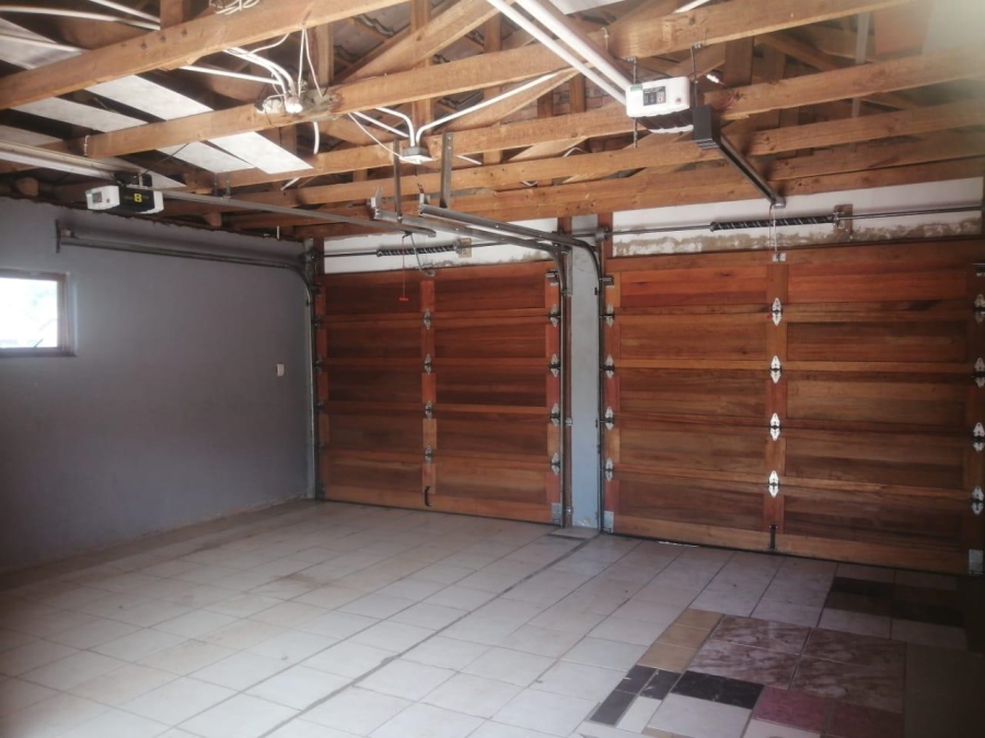 3 Bedroom Property for Sale in East Lynne Gauteng