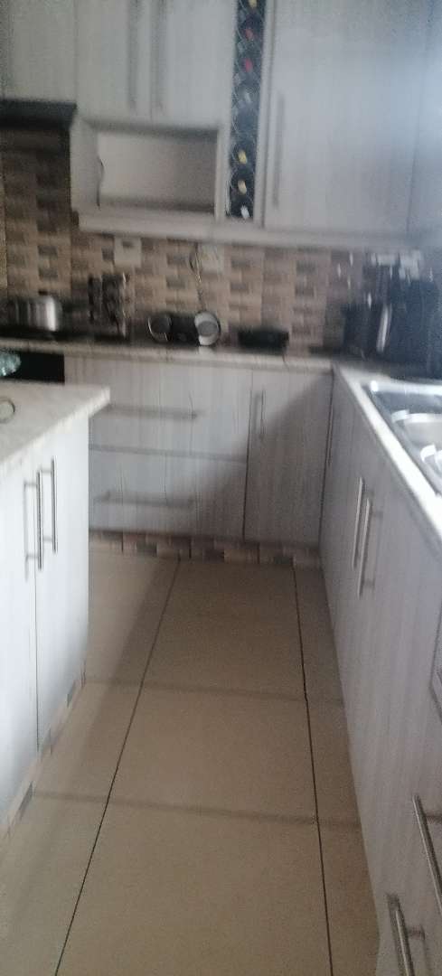 3 Bedroom Property for Sale in Etwatwa Gauteng