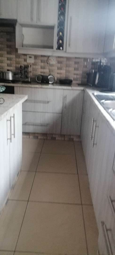 3 Bedroom Property for Sale in Etwatwa Gauteng