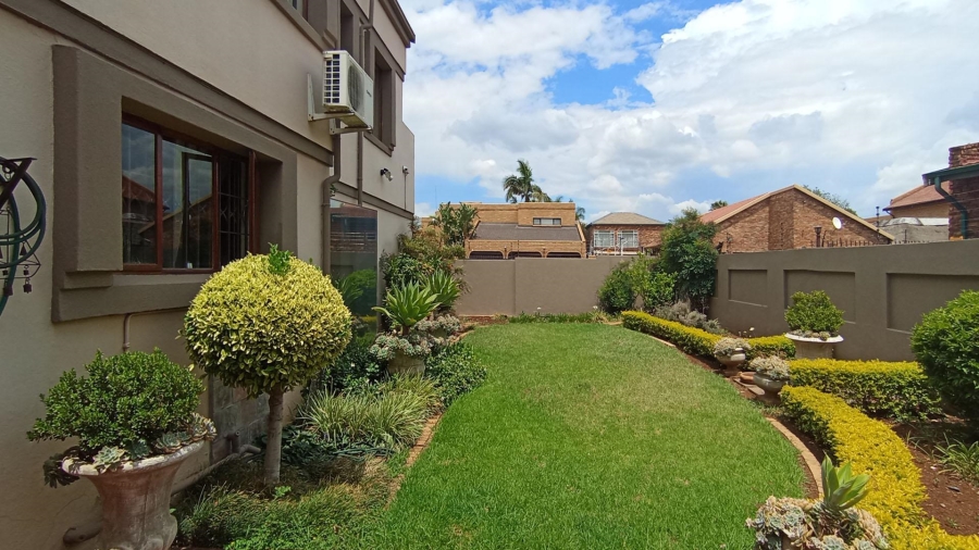 3 Bedroom Property for Sale in Eldoraigne Gauteng