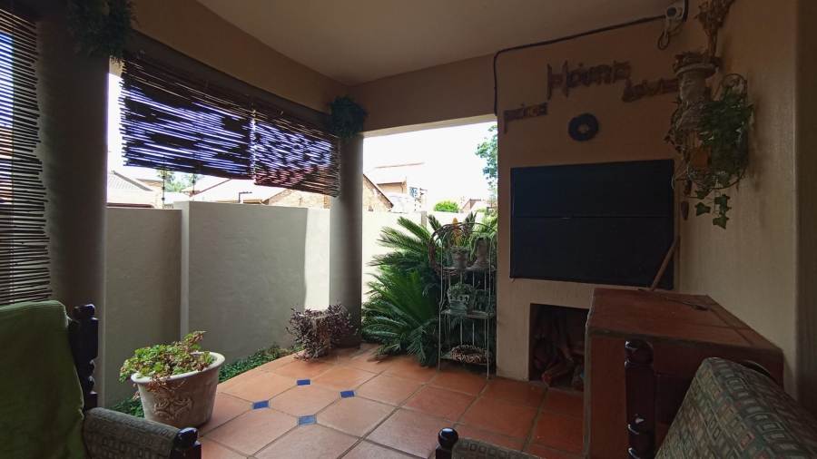 3 Bedroom Property for Sale in Eldoraigne Gauteng