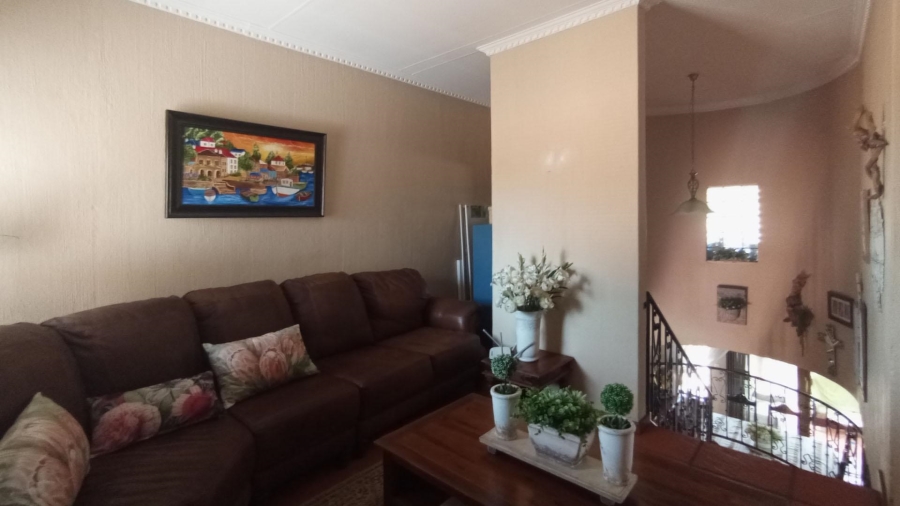 3 Bedroom Property for Sale in Eldoraigne Gauteng