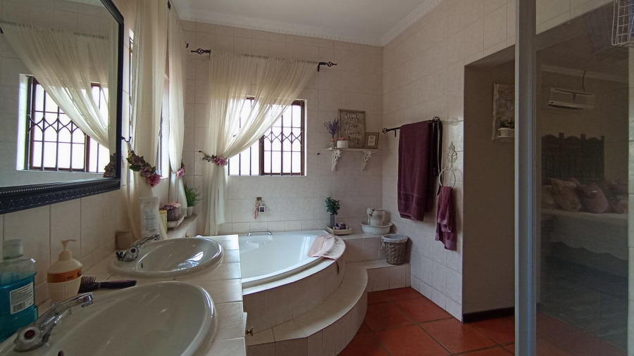 3 Bedroom Property for Sale in Eldoraigne Gauteng