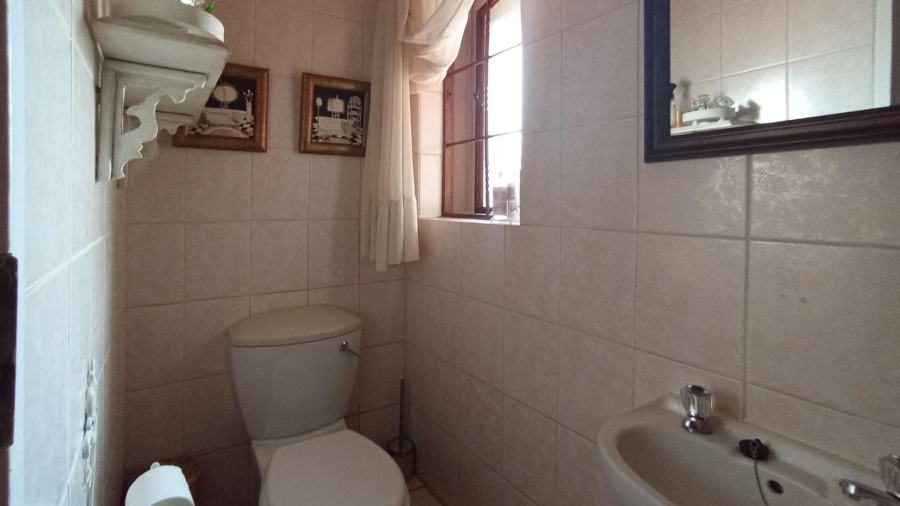 3 Bedroom Property for Sale in Eldoraigne Gauteng