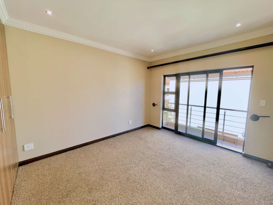 5 Bedroom Property for Sale in Willow Acres Gauteng