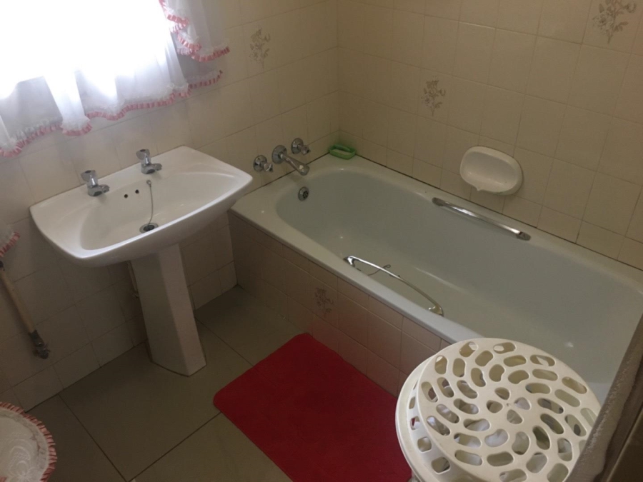 3 Bedroom Property for Sale in Rooihuiskraal Gauteng