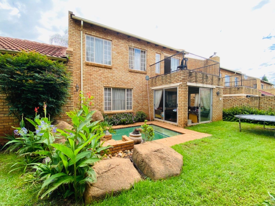 To Let 3 Bedroom Property for Rent in Strubensvallei Gauteng