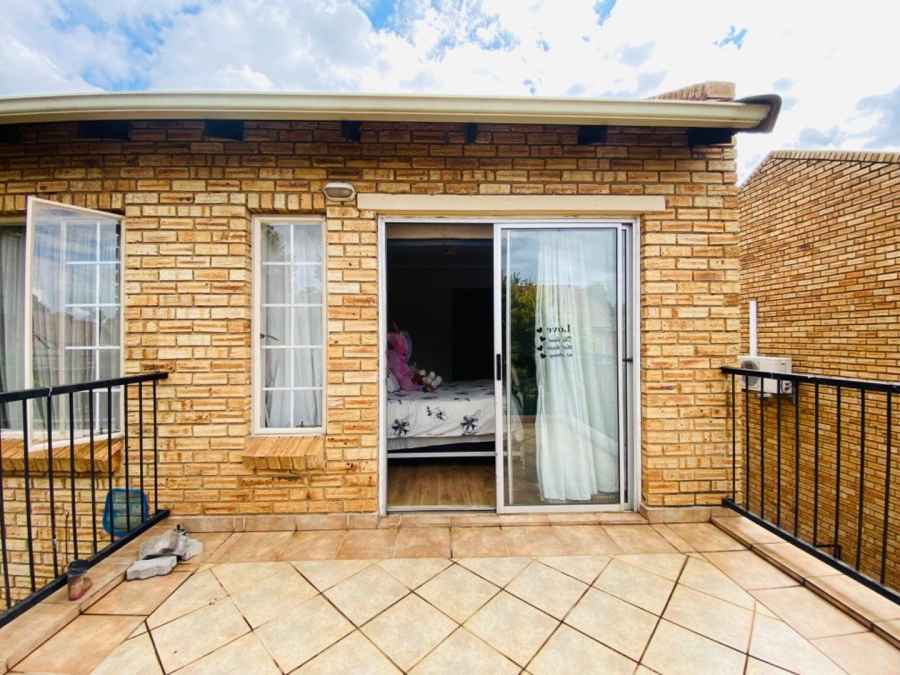 To Let 3 Bedroom Property for Rent in Strubensvallei Gauteng