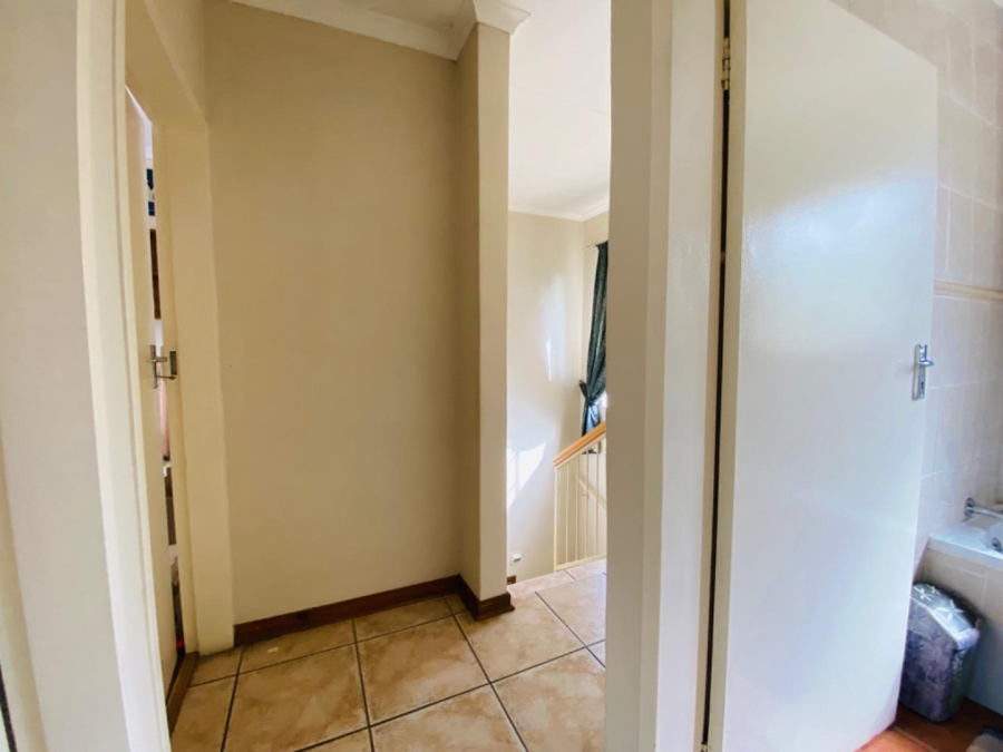 To Let 3 Bedroom Property for Rent in Strubensvallei Gauteng