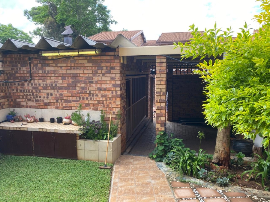 2 Bedroom Property for Sale in Weavind Park Gauteng