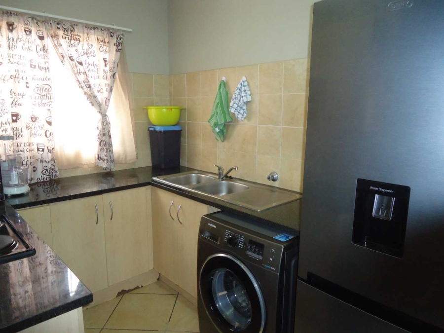 2 Bedroom Property for Sale in Andeon Gauteng