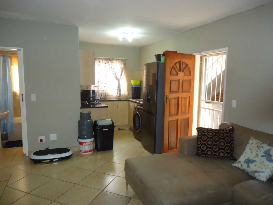 2 Bedroom Property for Sale in Andeon Gauteng