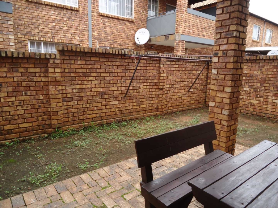 2 Bedroom Property for Sale in Andeon Gauteng