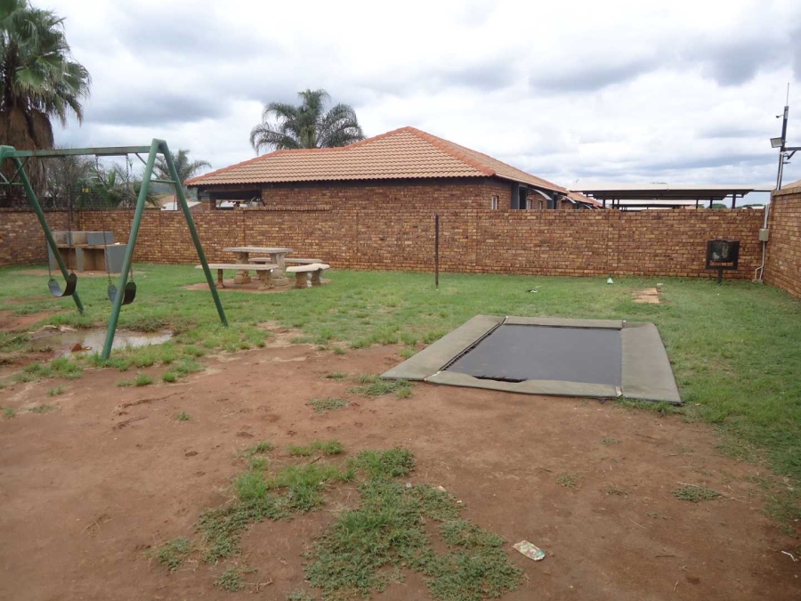 2 Bedroom Property for Sale in Andeon Gauteng