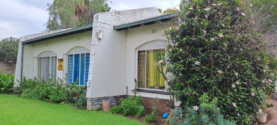 3 Bedroom Property for Sale in Brackendowns Gauteng