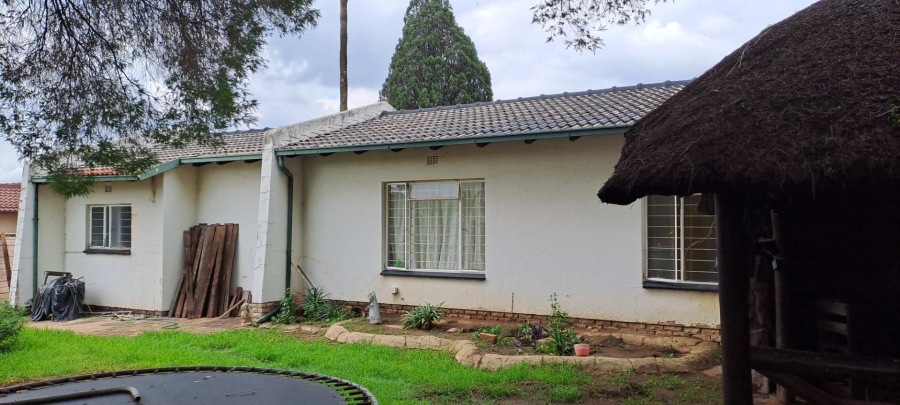 3 Bedroom Property for Sale in Brackendowns Gauteng