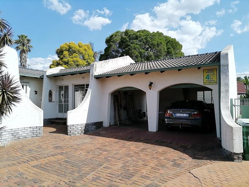 3 Bedroom Property for Sale in Brackendowns Gauteng