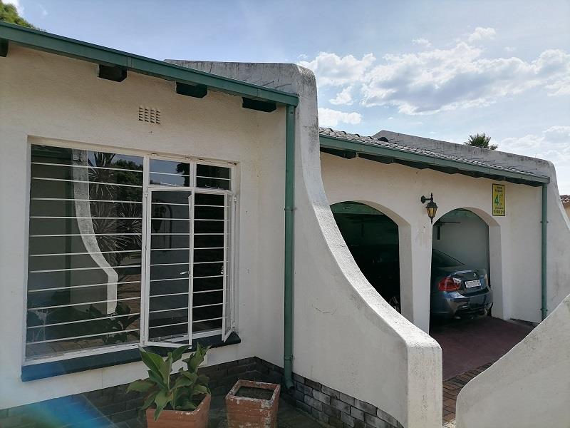 3 Bedroom Property for Sale in Brackendowns Gauteng