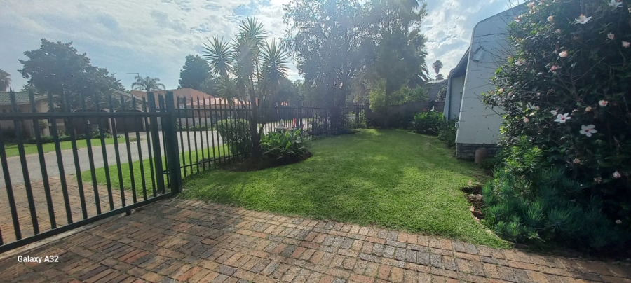 3 Bedroom Property for Sale in Brackendowns Gauteng