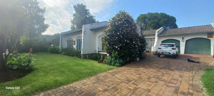 3 Bedroom Property for Sale in Brackendowns Gauteng