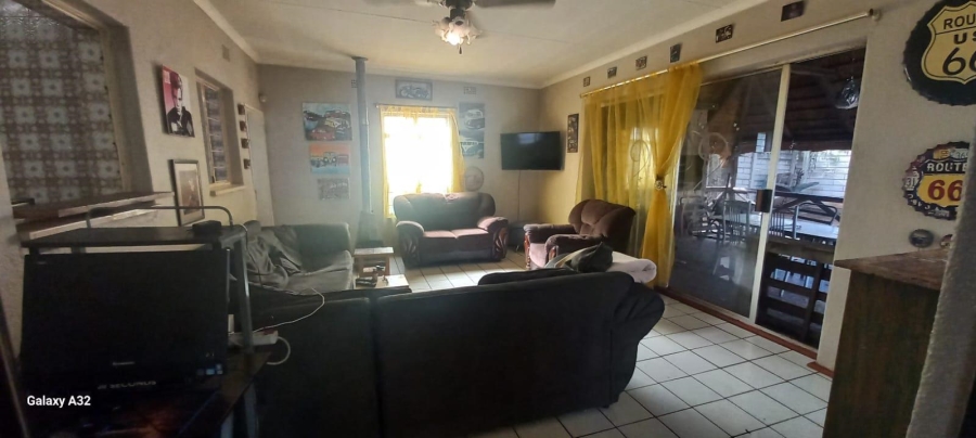 3 Bedroom Property for Sale in Brackendowns Gauteng