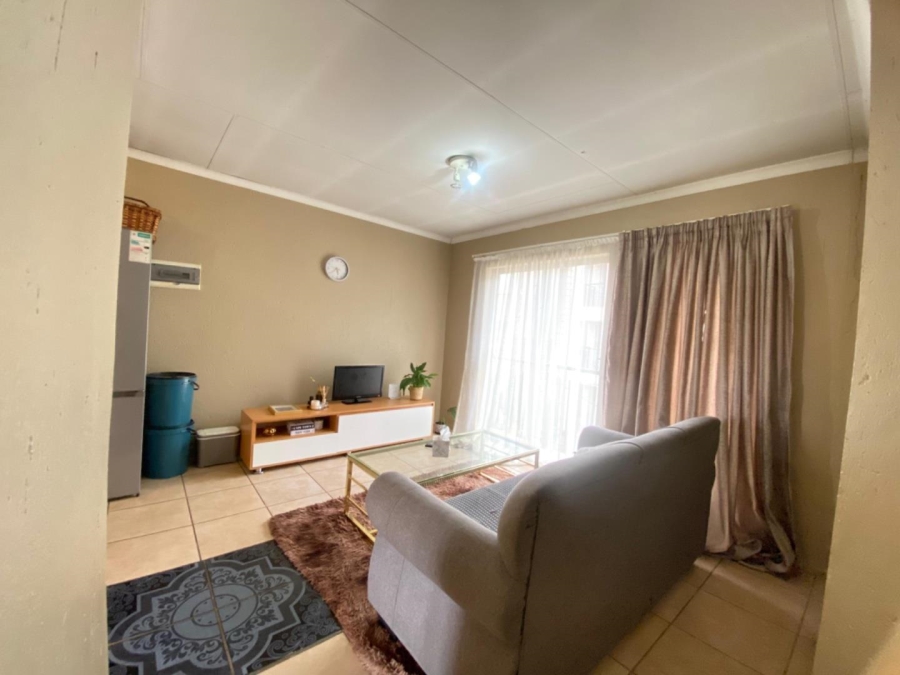 2 Bedroom Property for Sale in Klippoortje Gauteng