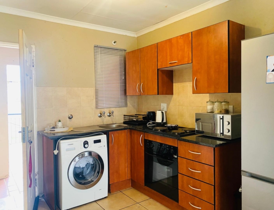 2 Bedroom Property for Sale in Klippoortje Gauteng