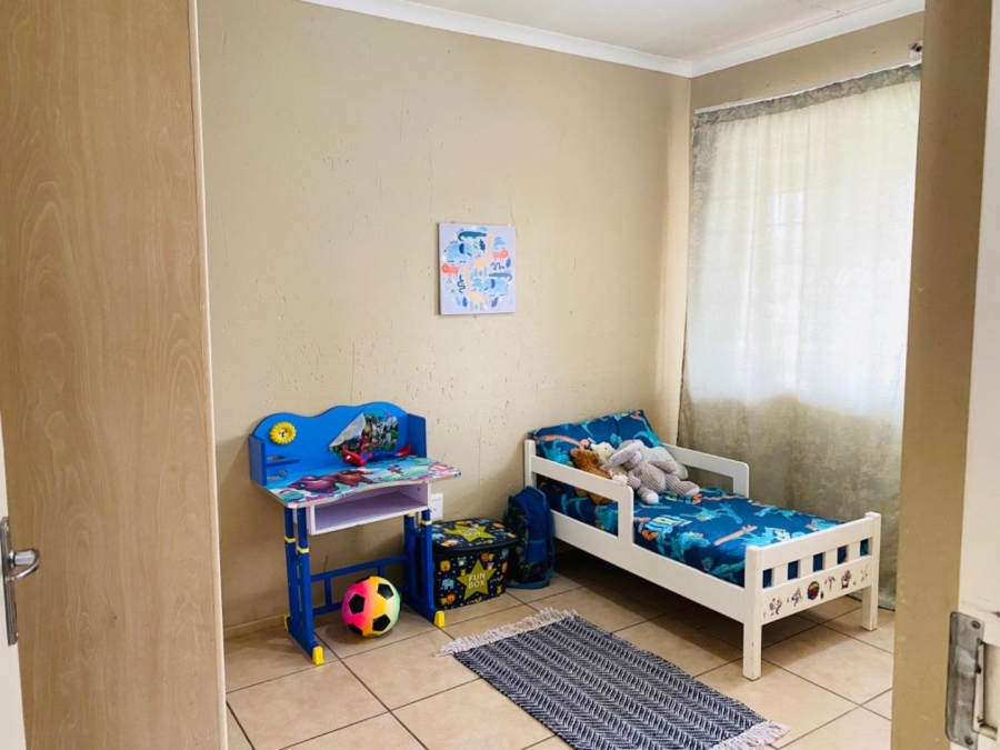 2 Bedroom Property for Sale in Klippoortje Gauteng