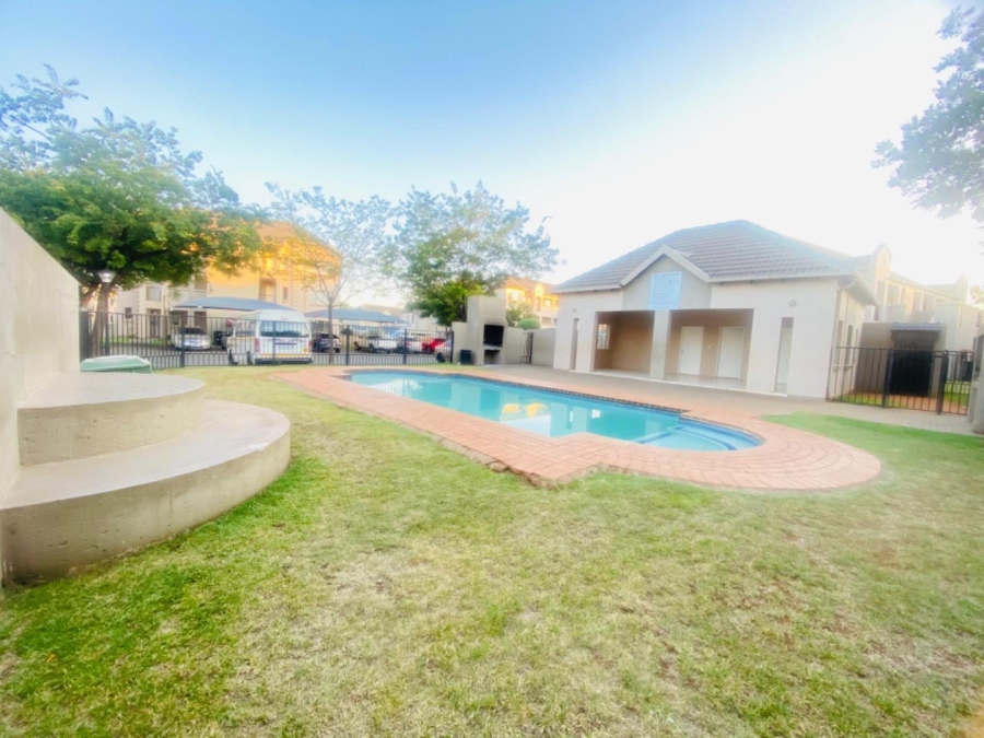 2 Bedroom Property for Sale in Klippoortje Gauteng