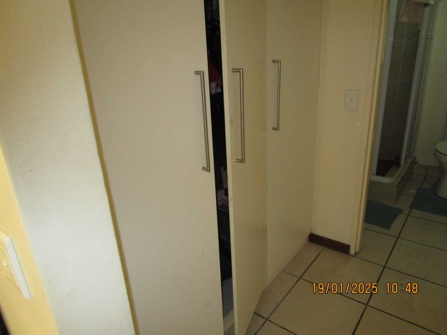 1 Bedroom Property for Sale in Beverley Gauteng