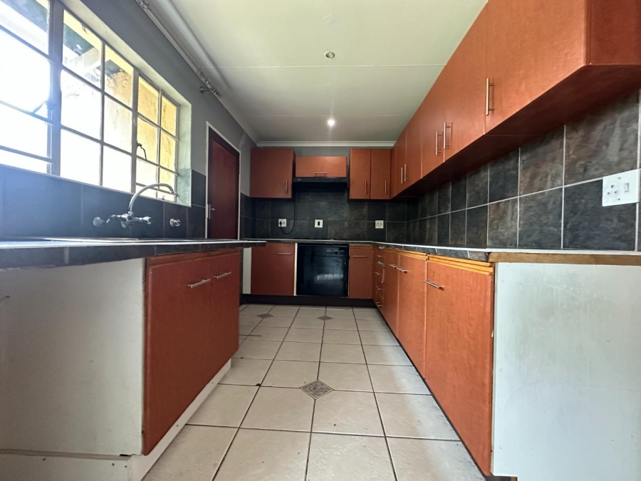 4 Bedroom Property for Sale in Bloubosrand Gauteng