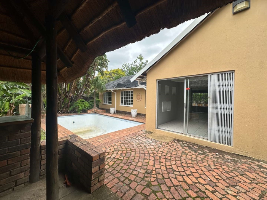 4 Bedroom Property for Sale in Bloubosrand Gauteng