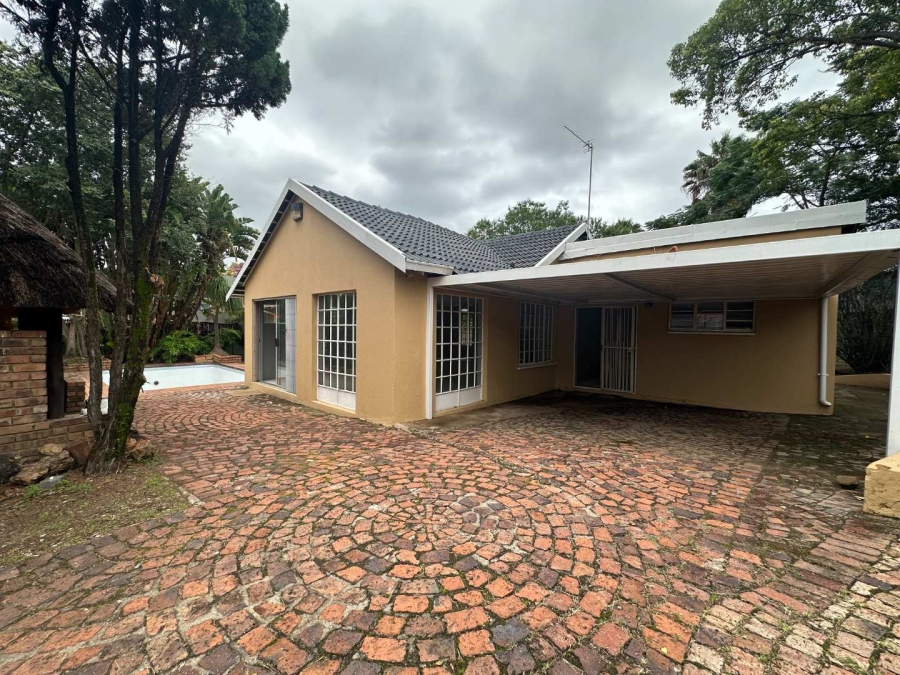 4 Bedroom Property for Sale in Bloubosrand Gauteng