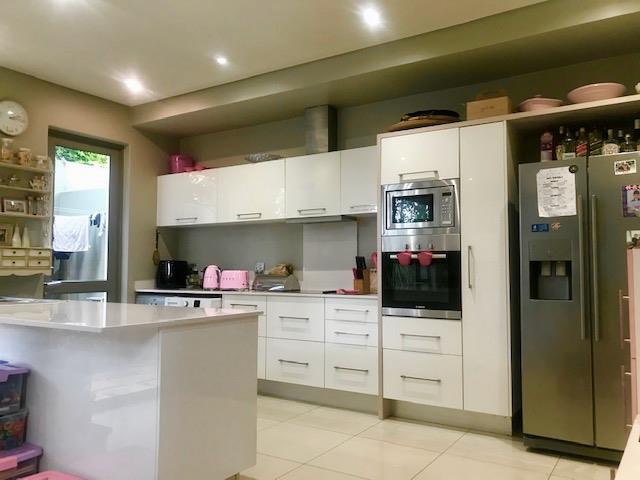 To Let 3 Bedroom Property for Rent in Oaklands Gauteng