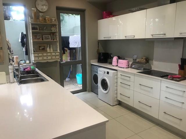 To Let 3 Bedroom Property for Rent in Oaklands Gauteng