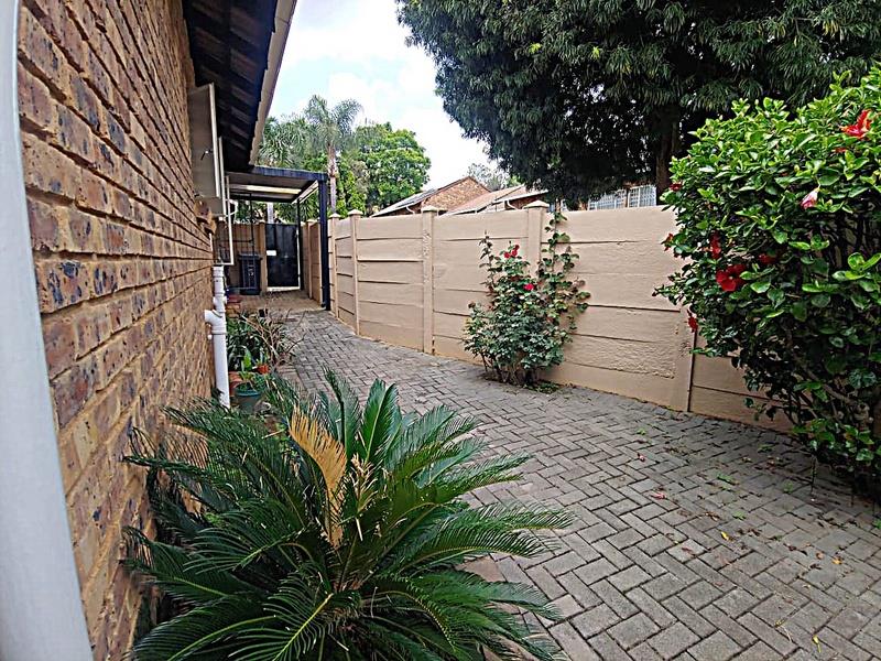 3 Bedroom Property for Sale in Erasmuskloof Gauteng