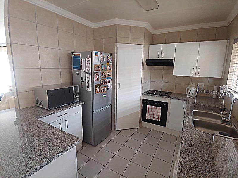 3 Bedroom Property for Sale in Erasmuskloof Gauteng