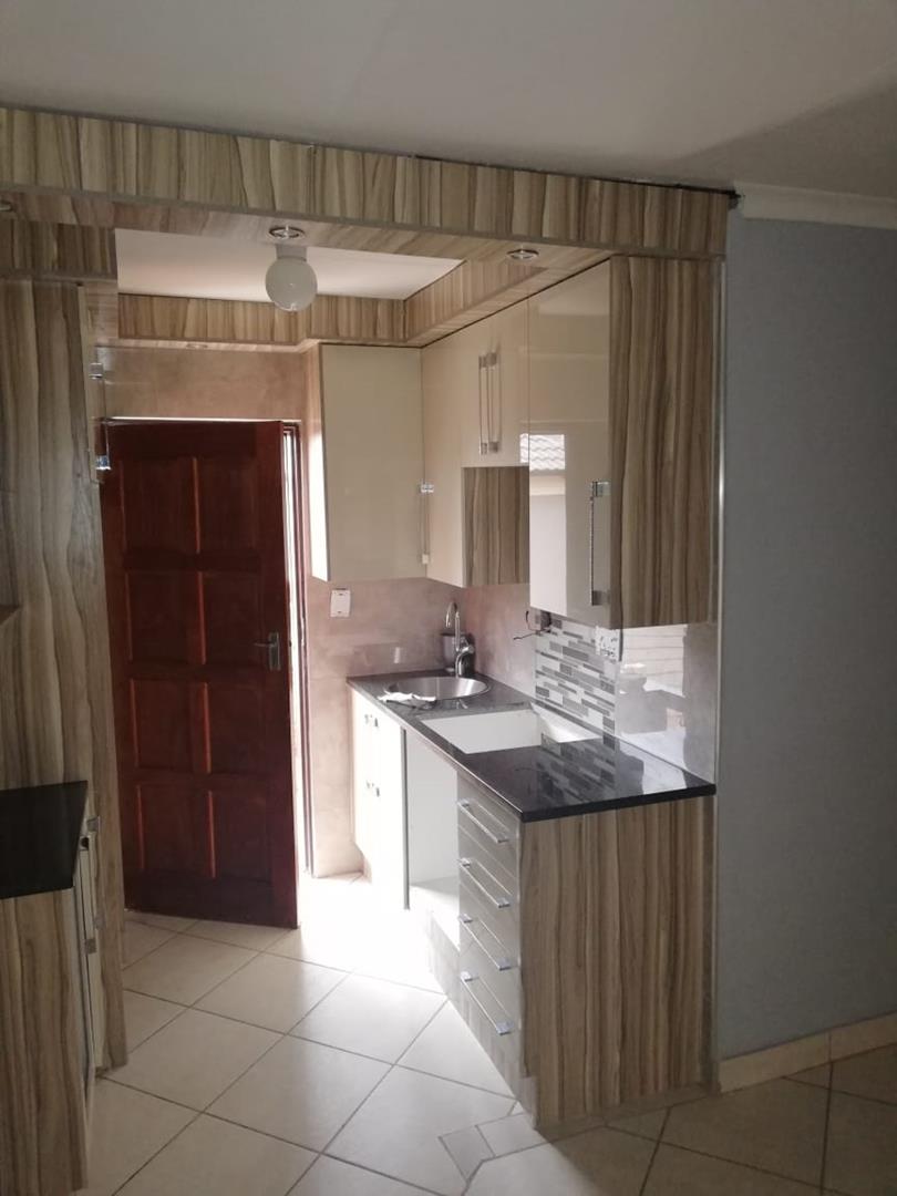 To Let 3 Bedroom Property for Rent in Waterfall Gauteng