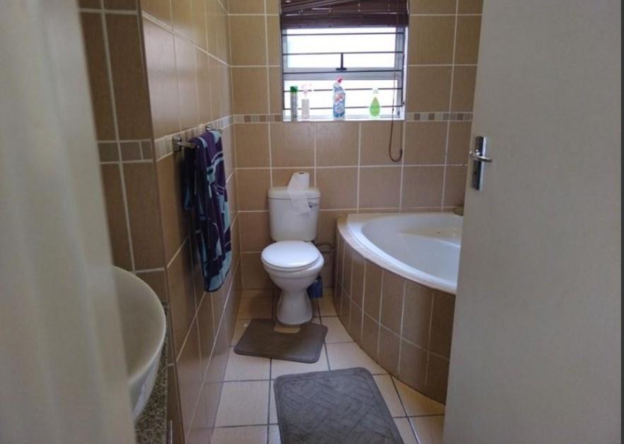 3 Bedroom Property for Sale in Glen Marais Gauteng