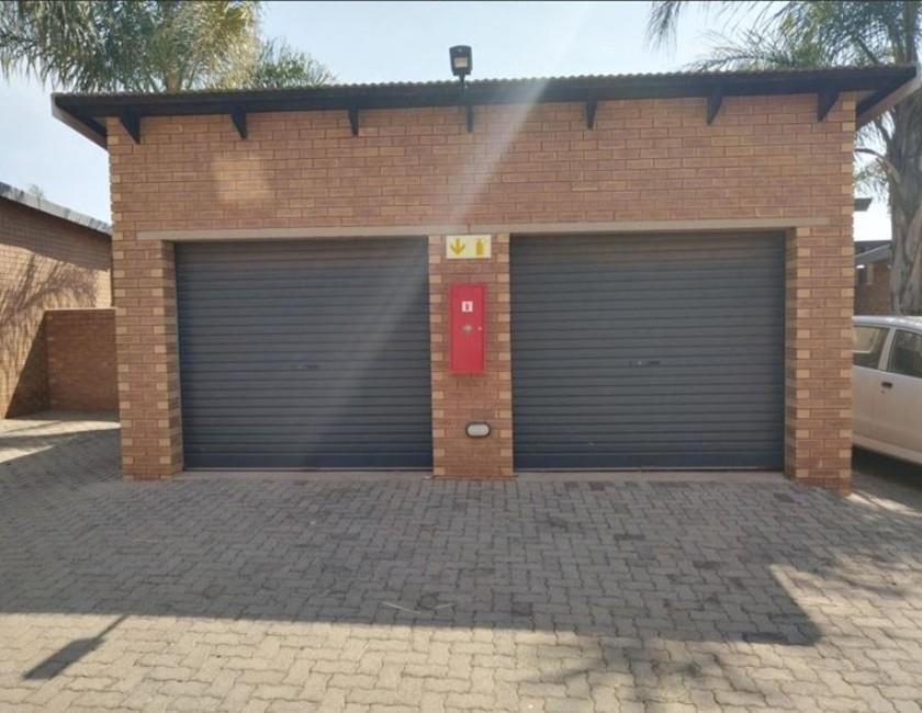 3 Bedroom Property for Sale in Glen Marais Gauteng