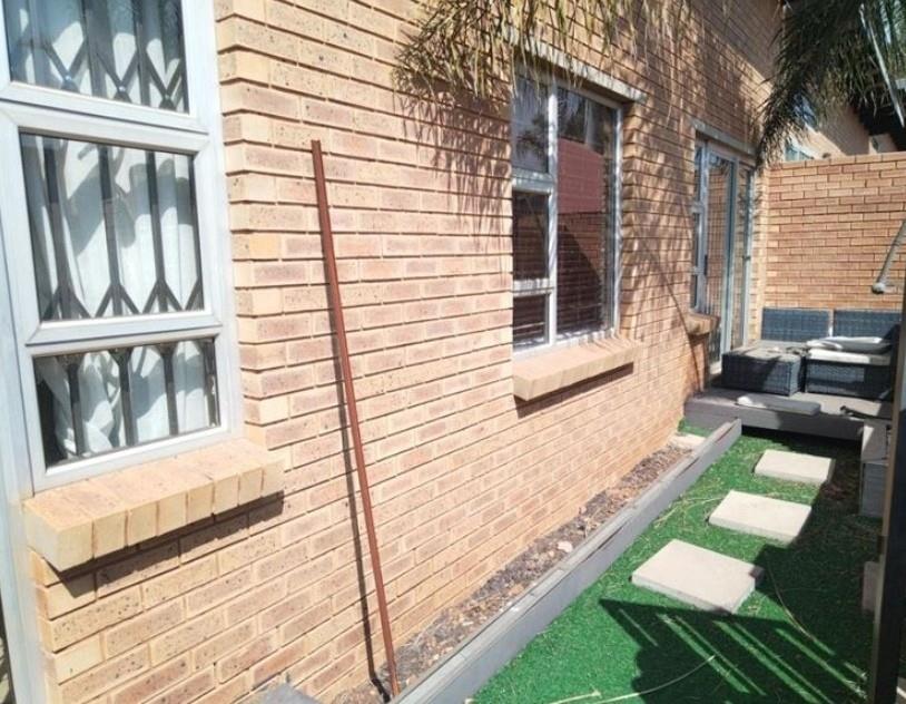 3 Bedroom Property for Sale in Glen Marais Gauteng