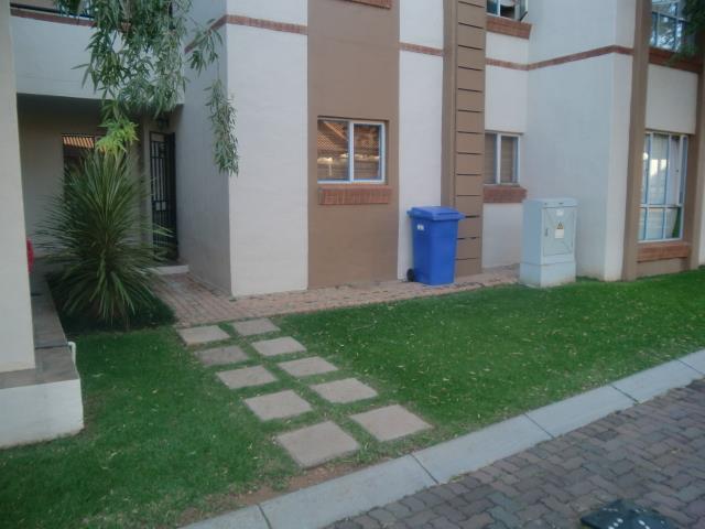 To Let 2 Bedroom Property for Rent in Faerie Glen Gauteng