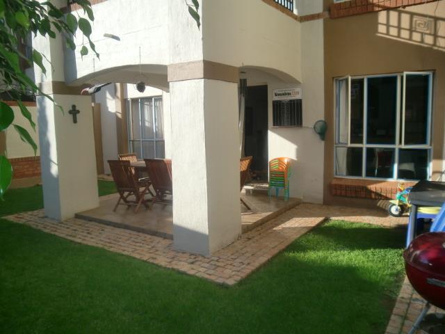 To Let 2 Bedroom Property for Rent in Faerie Glen Gauteng