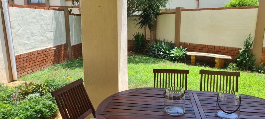 To Let 2 Bedroom Property for Rent in Faerie Glen Gauteng