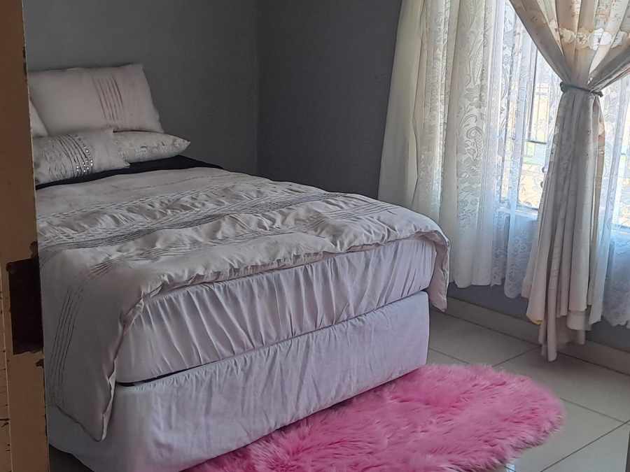 2 Bedroom Property for Sale in Palm Springs Gauteng