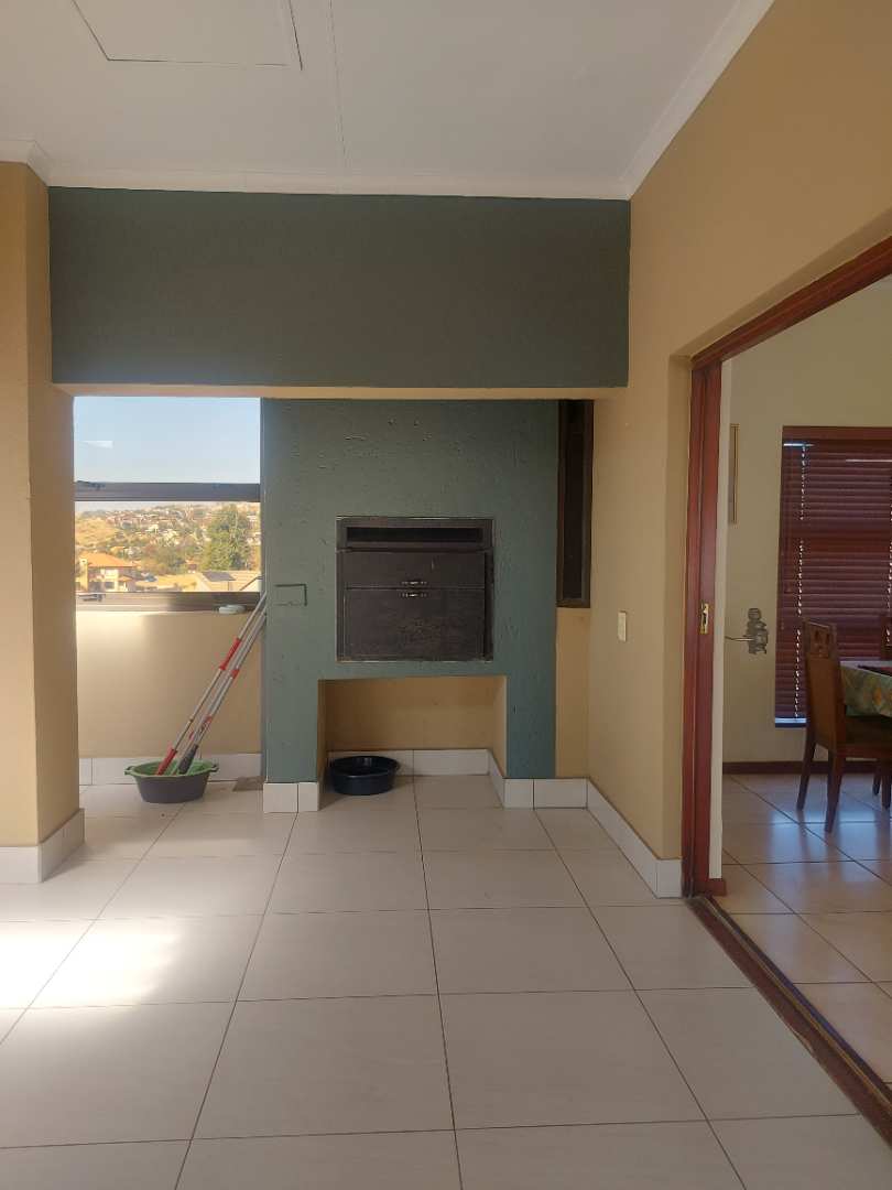 3 Bedroom Property for Sale in Sugar Bush Estate Gauteng