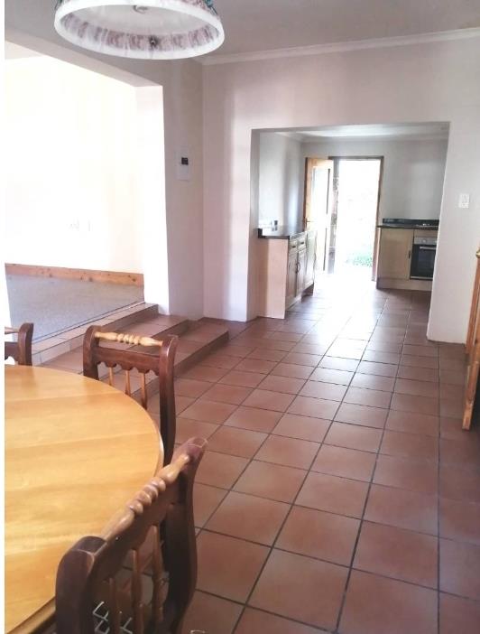 To Let 1 Bedroom Property for Rent in Waverley Gauteng