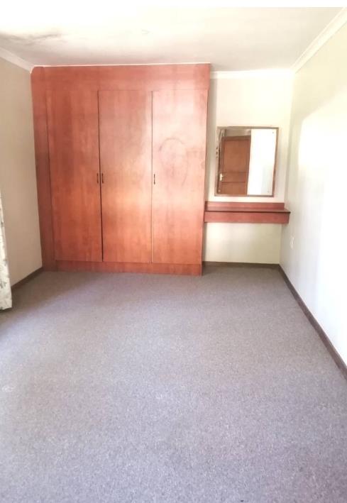 To Let 1 Bedroom Property for Rent in Waverley Gauteng