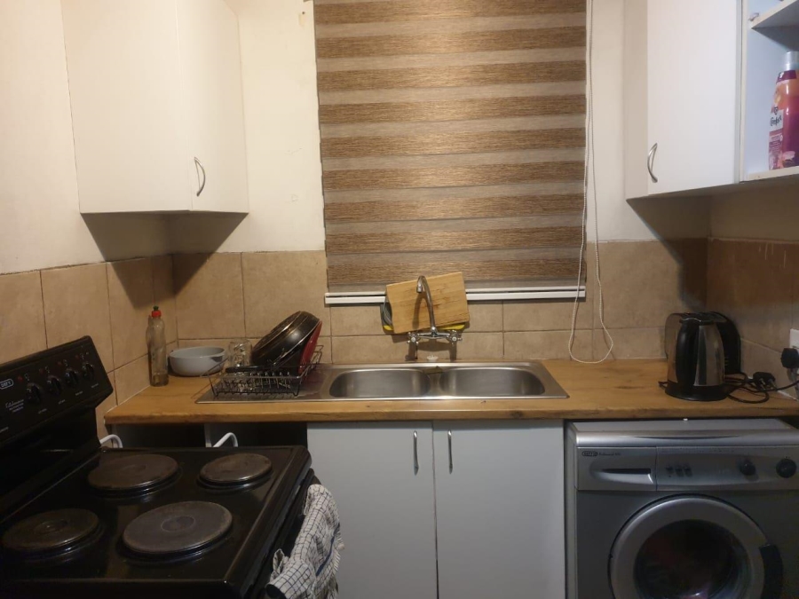 To Let 2 Bedroom Property for Rent in Orange Grove Gauteng